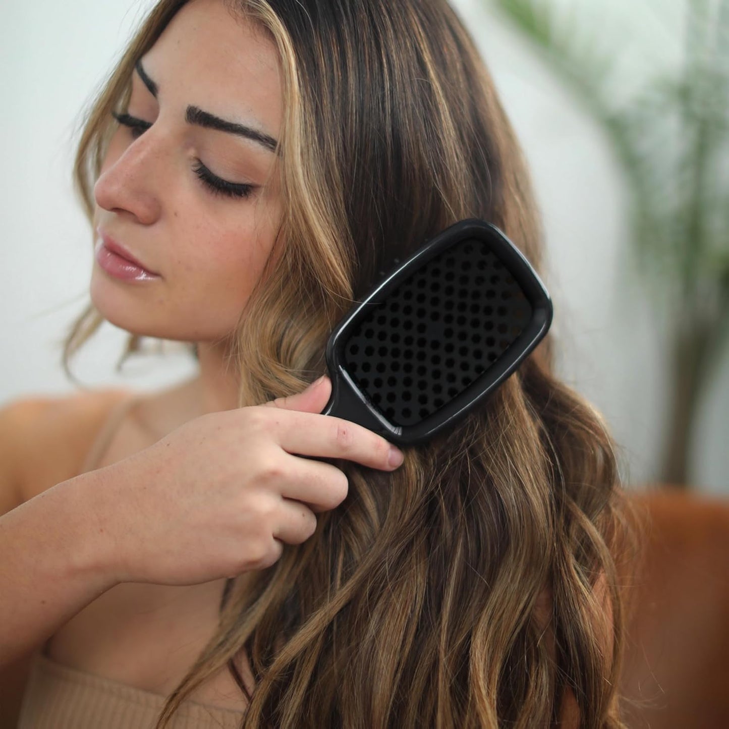 Jazmine Heat Unbrush Détanglant la brosse pour le brossage sans douleur sur tous les types de cheveux humides ou secs - Préplettes antistatiques duoflex durables, poignée légère, brosse à cheveux ventilée