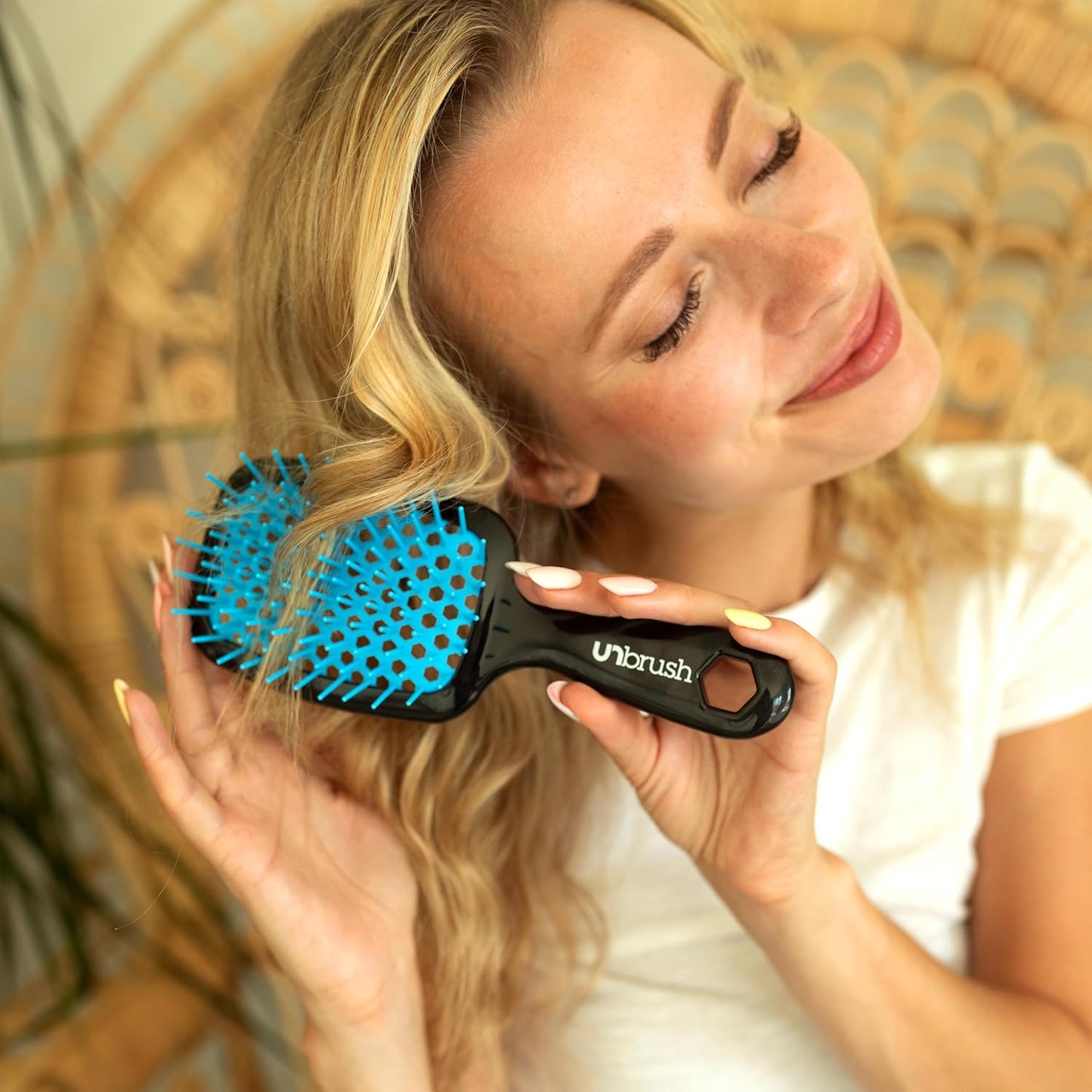 Jazmine Heat Unbrush Détanglant la brosse pour le brossage sans douleur sur tous les types de cheveux humides ou secs - Préplettes antistatiques duoflex durables, poignée légère, brosse à cheveux ventilée