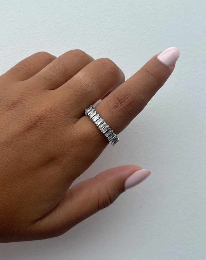 Mya Ring